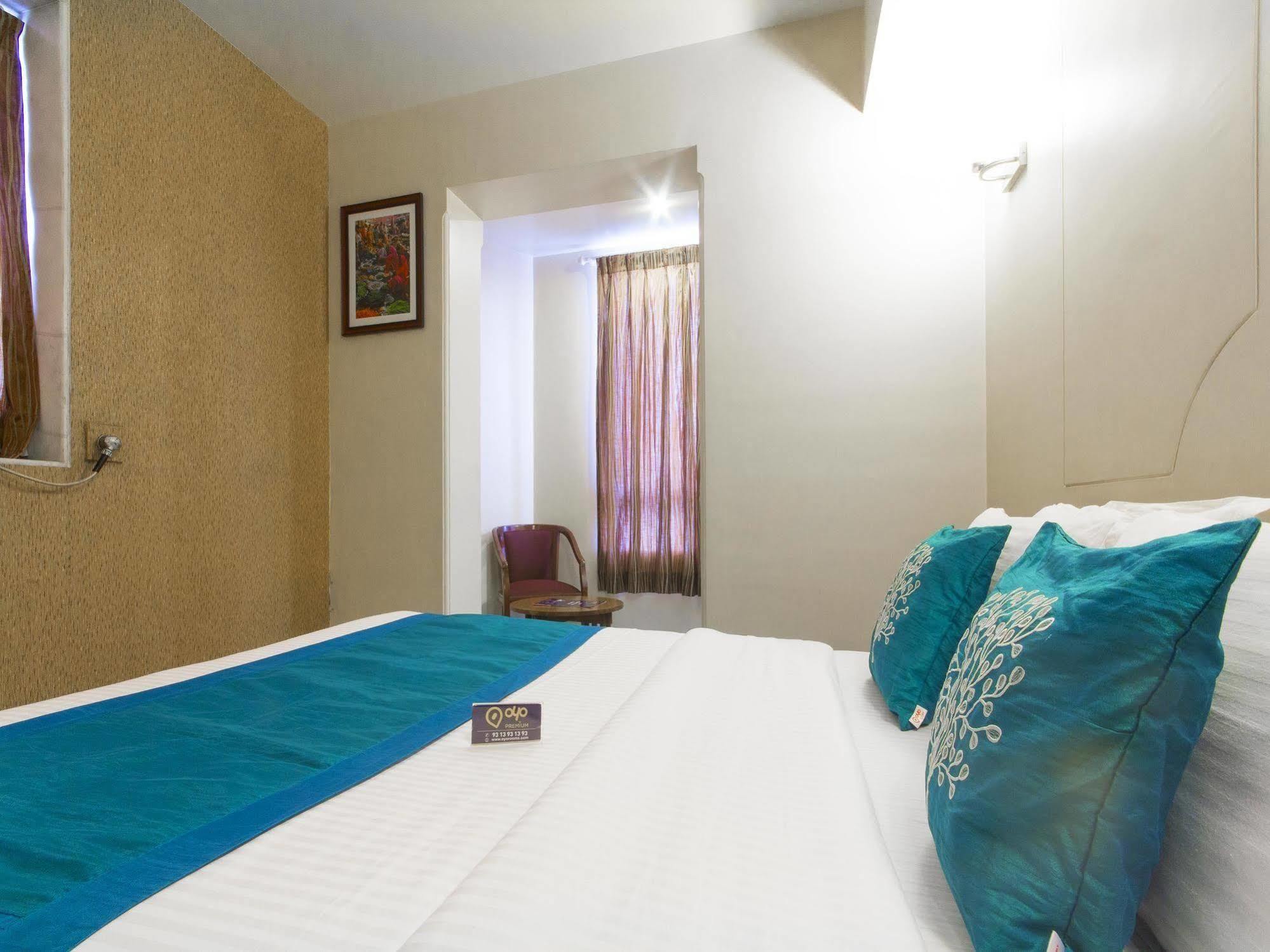 Hotel Ashray International, Sion - Near Bkc ムンバイ エクステリア 写真