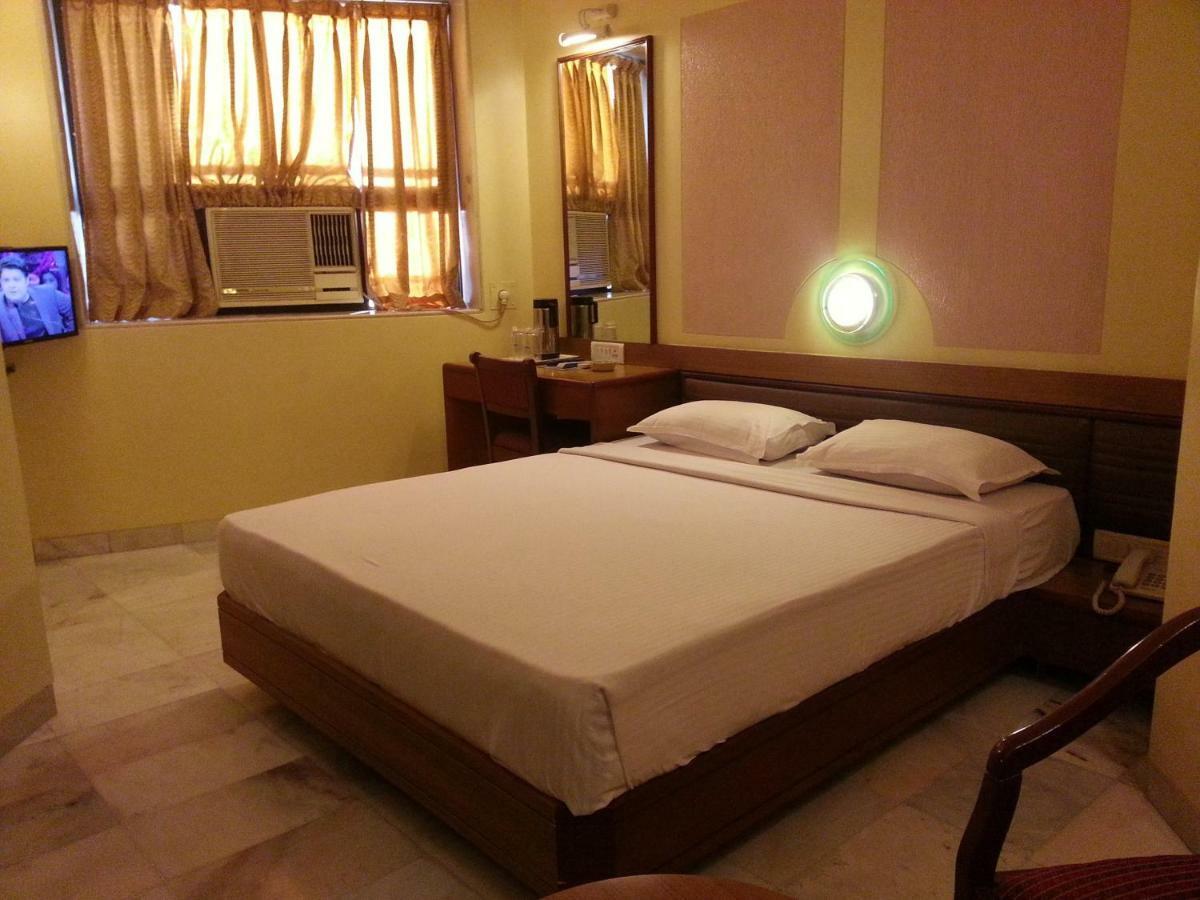 Hotel Ashray International, Sion - Near Bkc ムンバイ エクステリア 写真