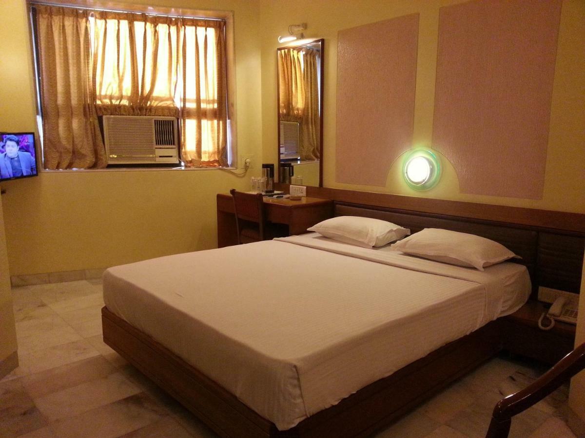 Hotel Ashray International, Sion - Near Bkc ムンバイ エクステリア 写真