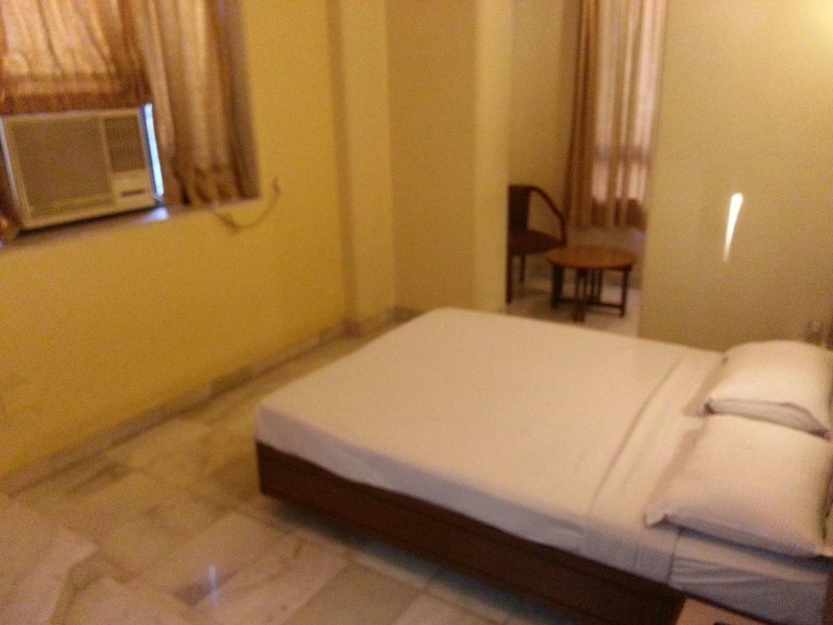 Hotel Ashray International, Sion - Near Bkc ムンバイ エクステリア 写真