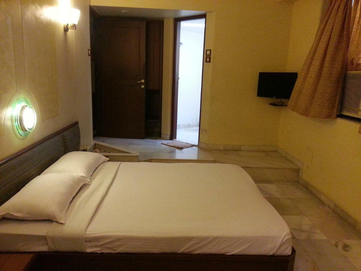 Hotel Ashray International, Sion - Near Bkc ムンバイ エクステリア 写真